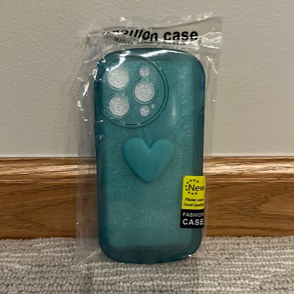 NIP iPhone pro heart case​